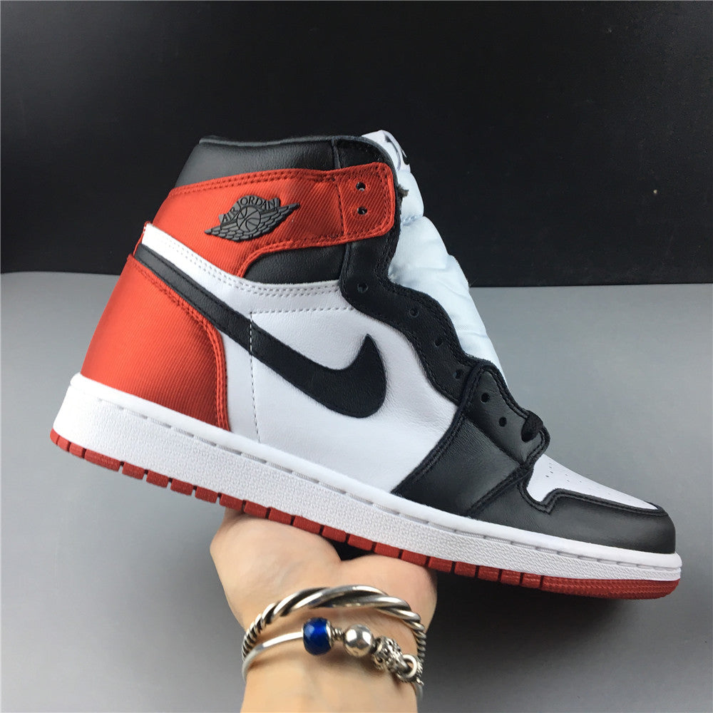 Air Jordan 1 Retro High WMNS 'Satin Black Toe'