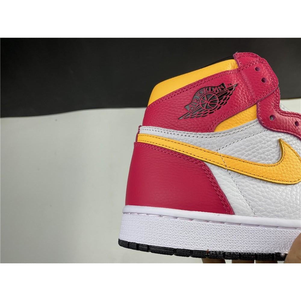 Air Jordan 1 Retro High Light Fusion Red