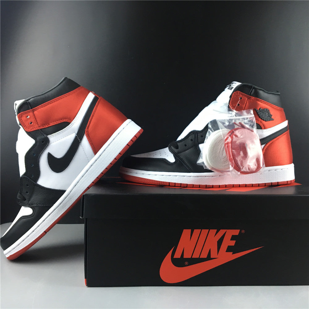 Air Jordan 1 Retro High WMNS 'Satin Black Toe'