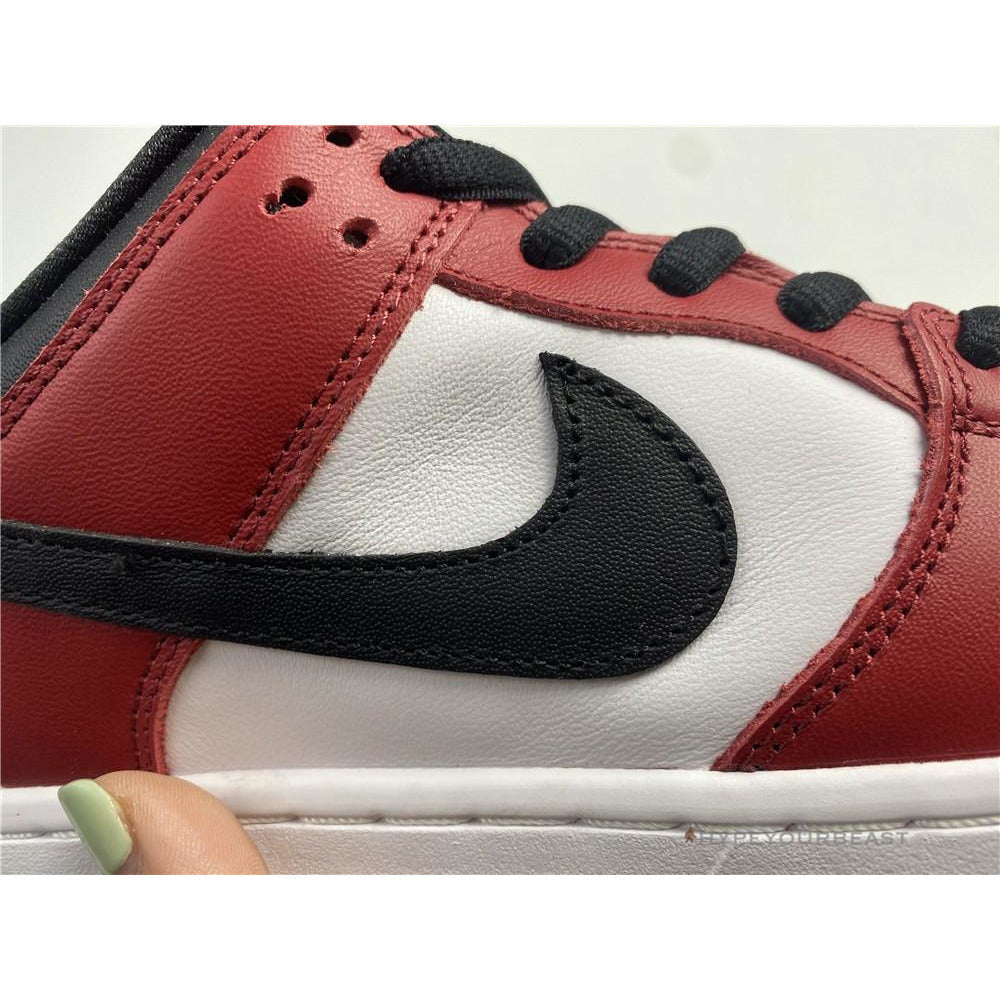 Nike SB Dunk Low Chicago