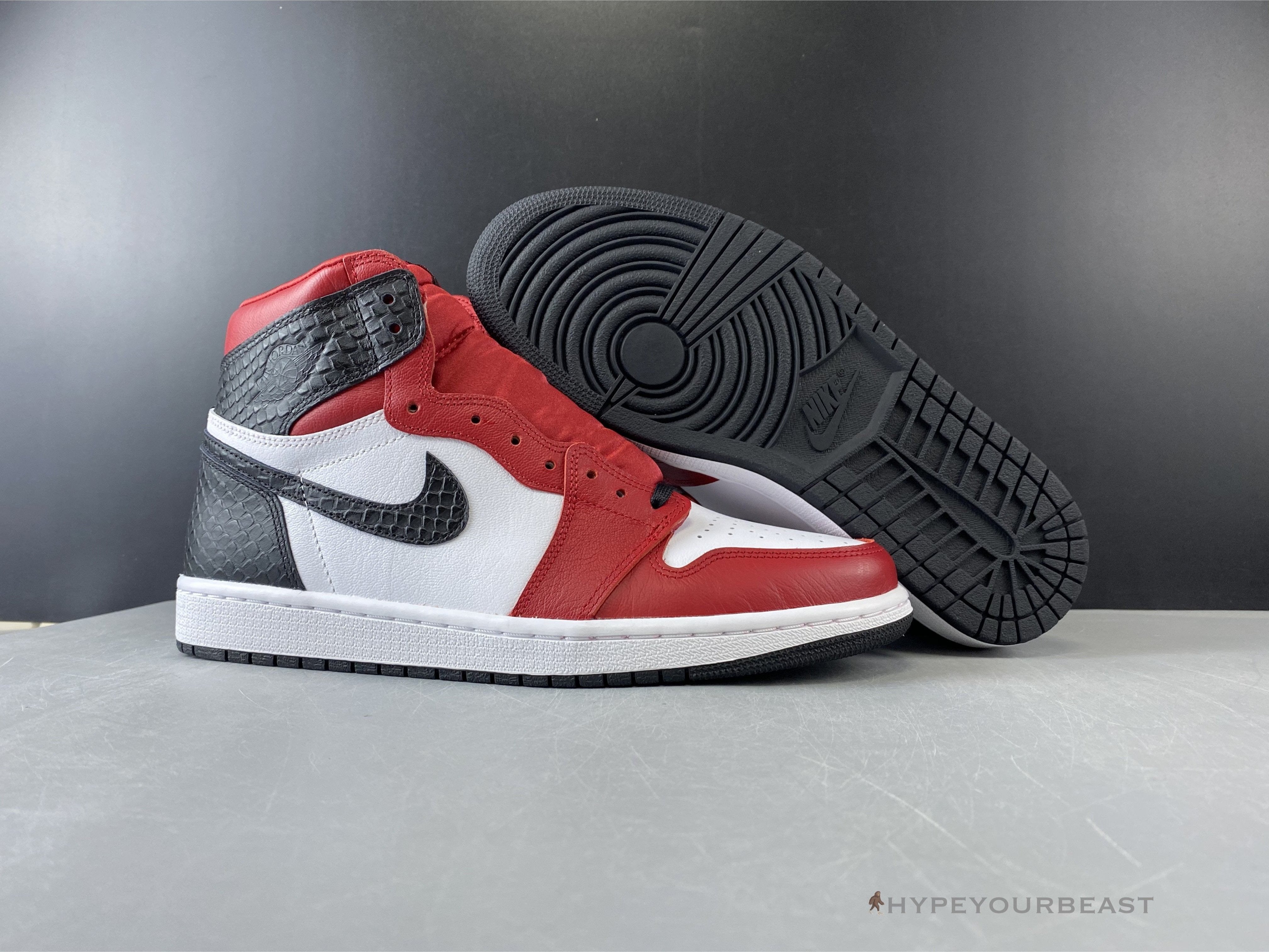 Air Jordan 1 Retro High Snake Chicago Satin