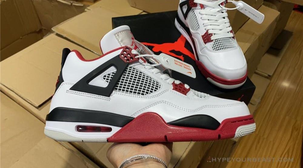 Air Jordan 4 'Fire Red'