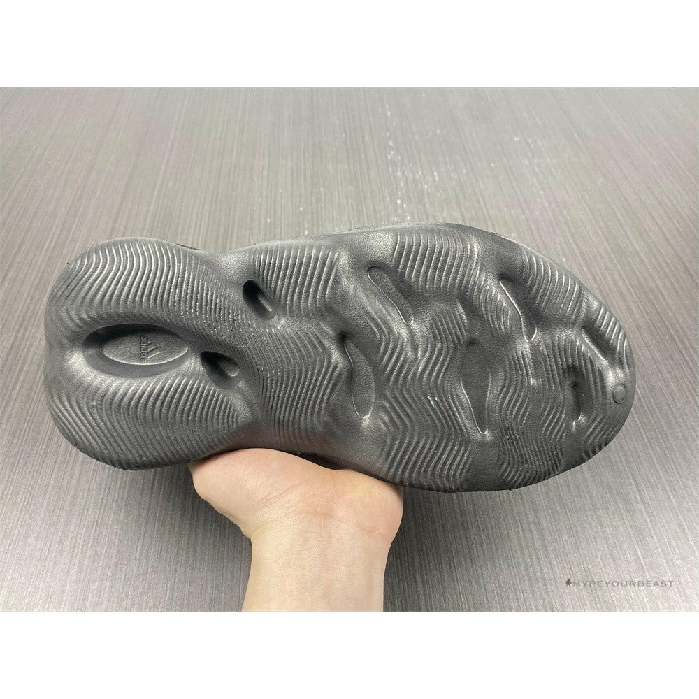 Yeezy Foam RNNR Onyx