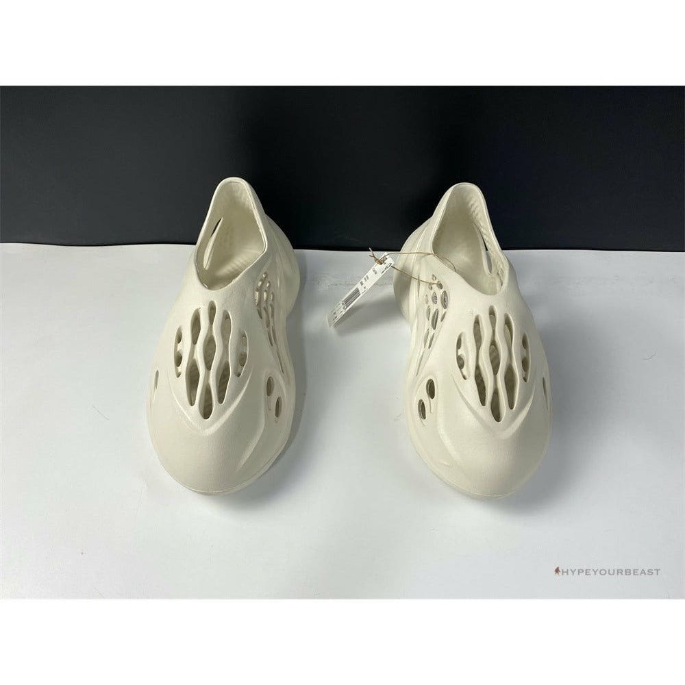 Yeezy Foam RNNR Ararat