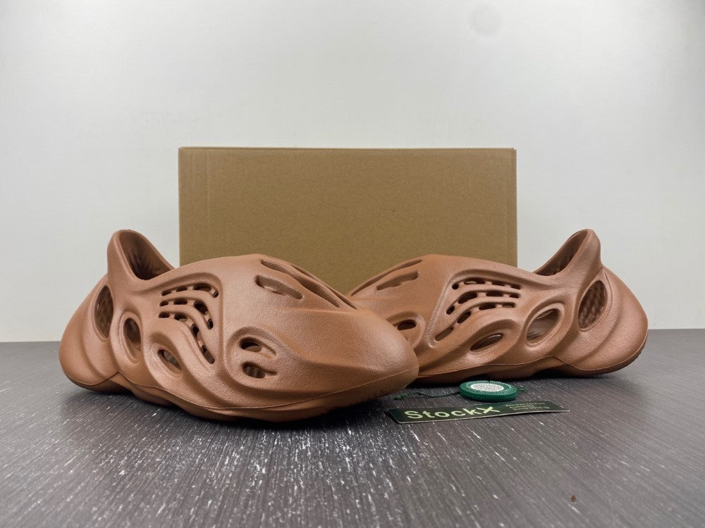 Adidas Yeezy Foam RNNR 'Flax'