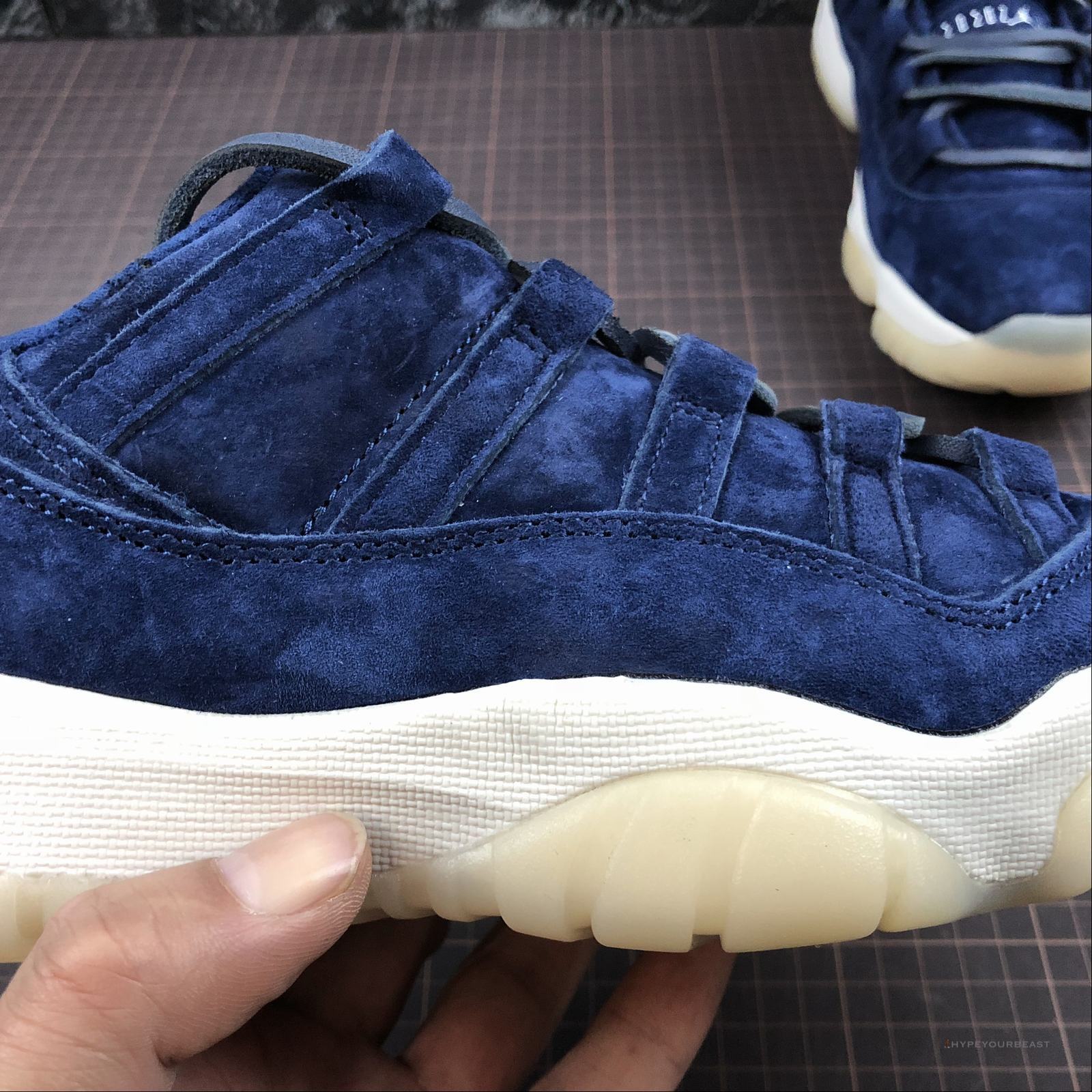 Air Jordan 11 Low 'Velvet Midnight Navy'