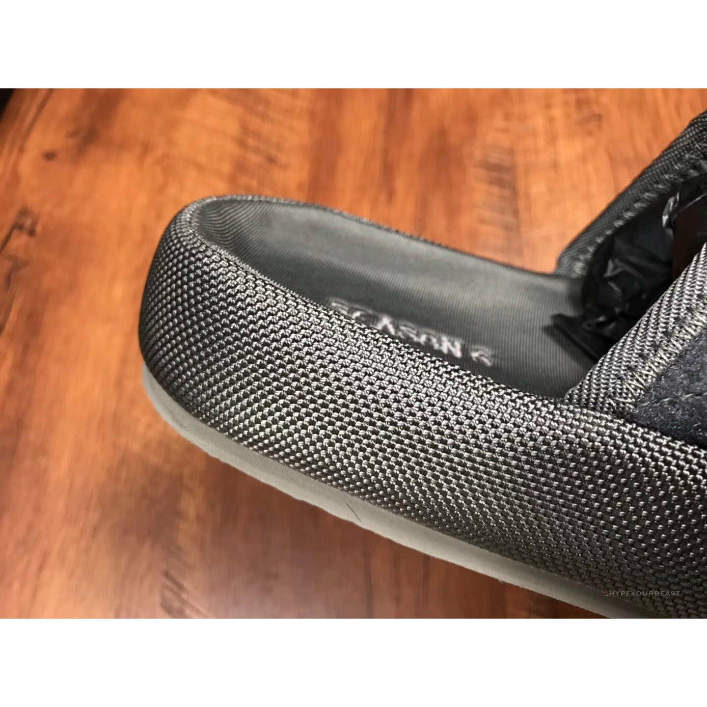 Yeezy Season 6 Slide Black