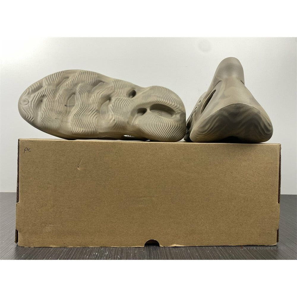 Yeezy Foam RNNR Stone Sage