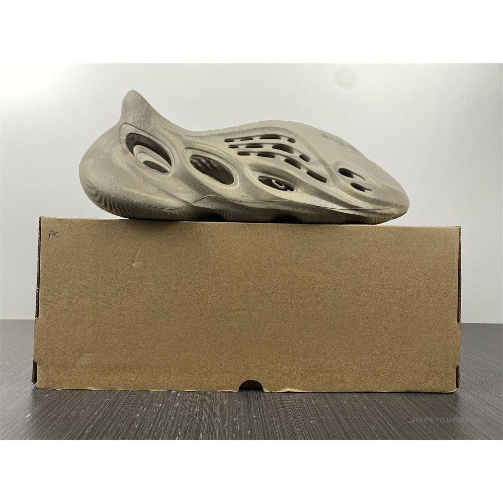 Yeezy Foam RNNR Stone Sage