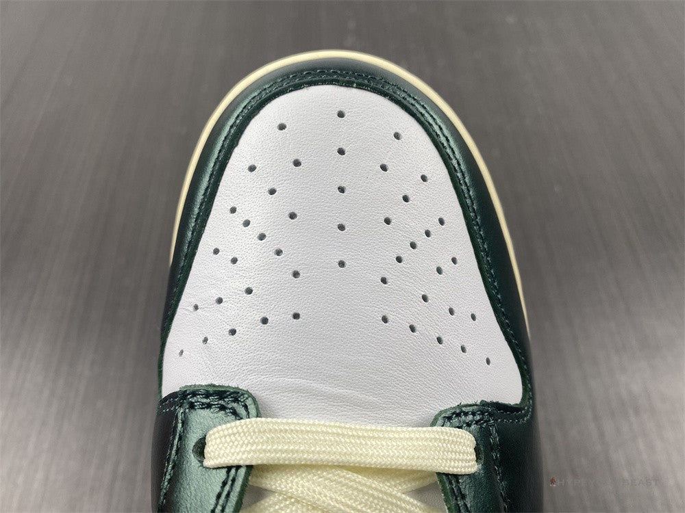 Nike Dunk Low 'Vintage Green'