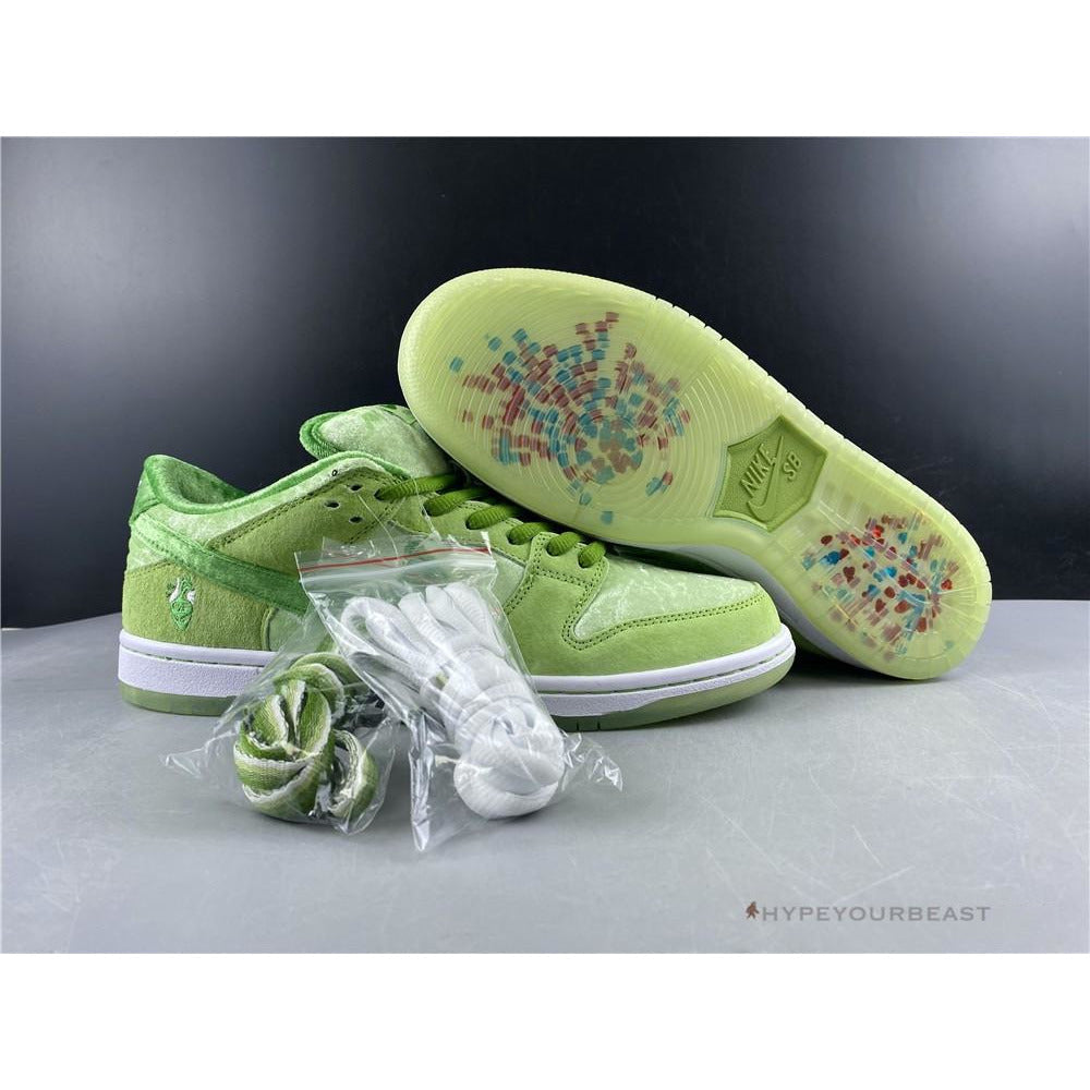 Nike SB Dunk Low 'Strange Love Green'