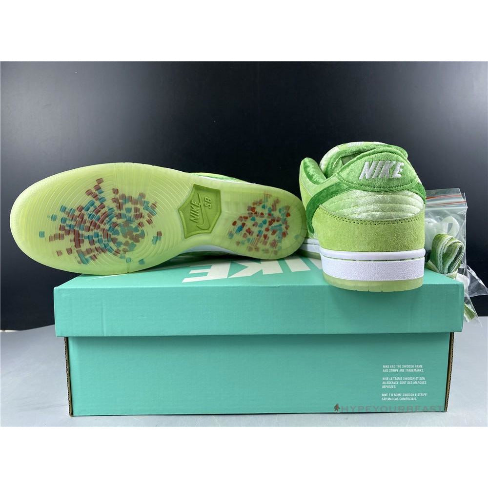 Nike SB Dunk Low 'Strange Love Green'