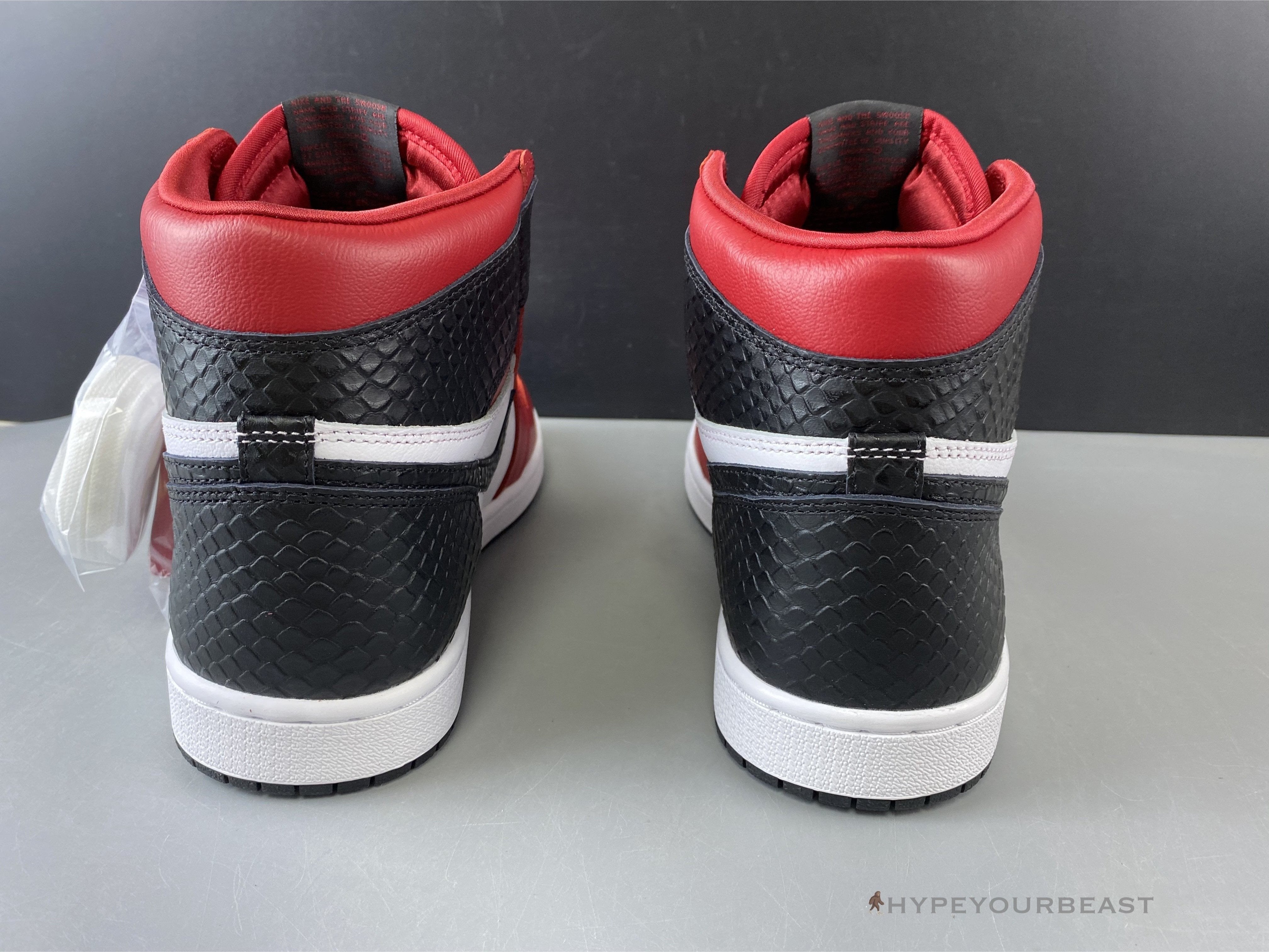 Air Jordan 1 Retro High Snake Chicago Satin