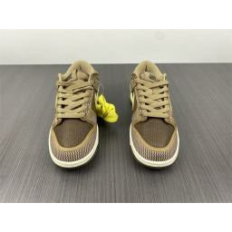 Undefeated x Nike Dunk Low SP 'Canteen'