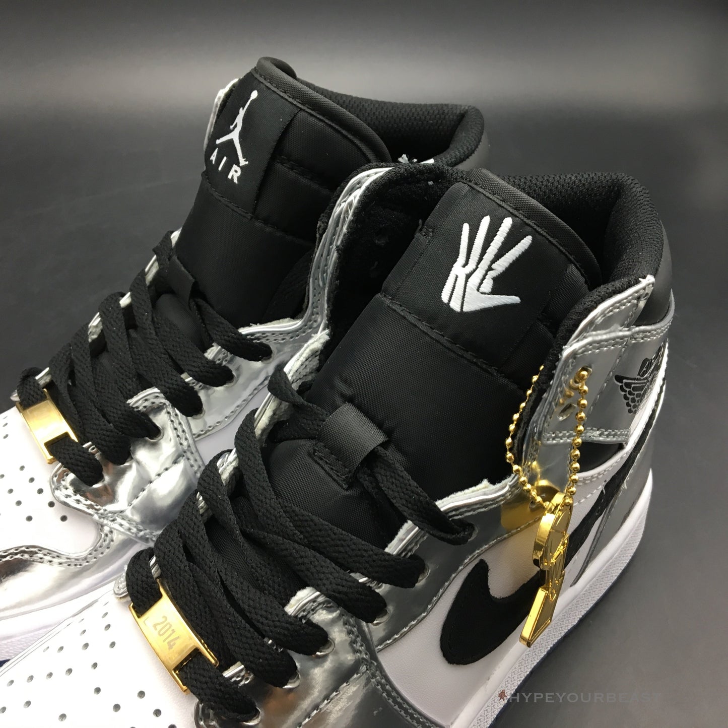 Air Jordan 1 High 'Pass the Torch'