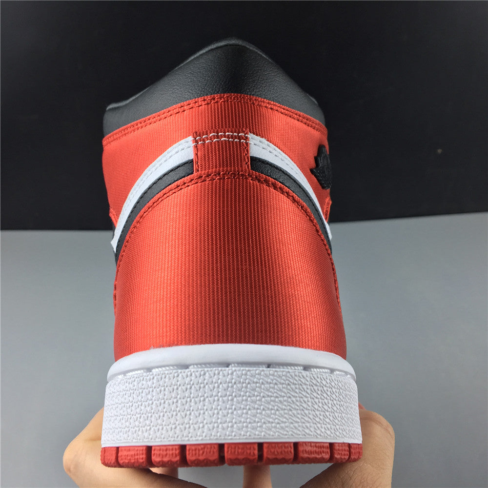 Air Jordan 1 Retro High WMNS 'Satin Black Toe'