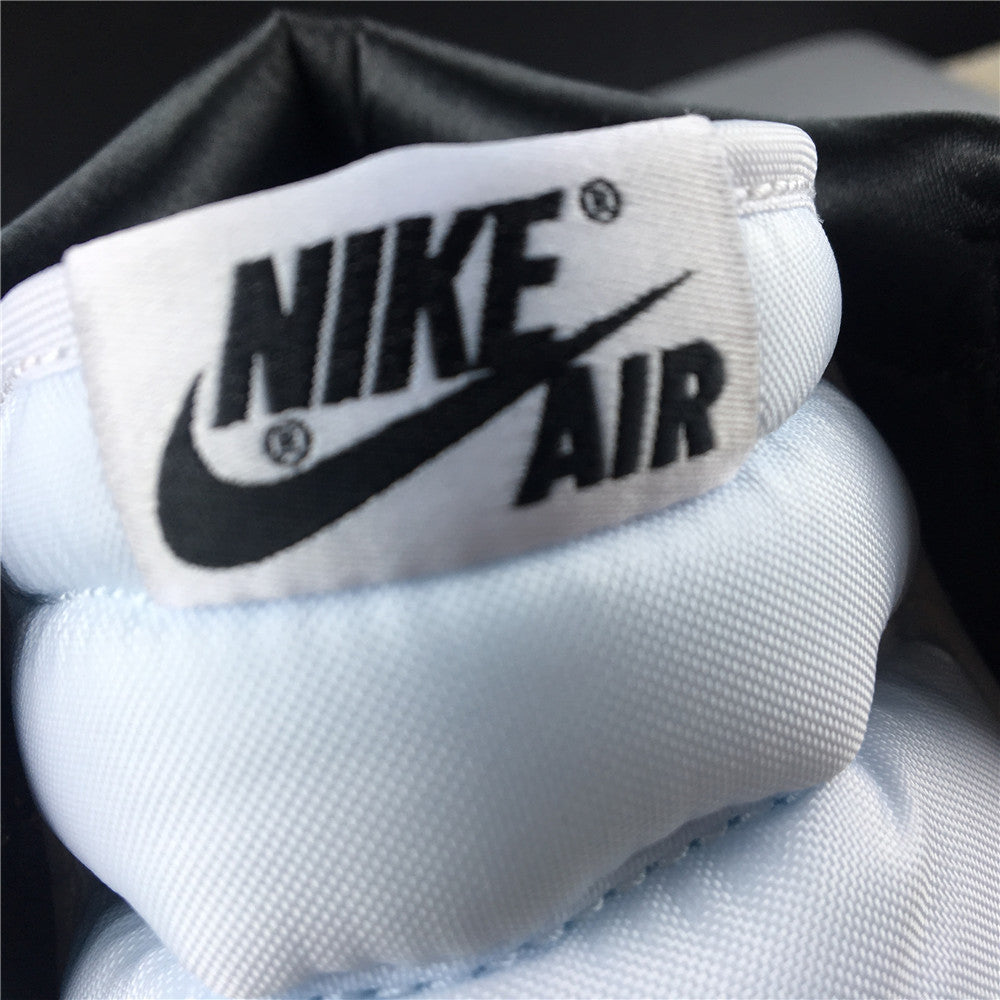 Air Jordan 1 Retro High WMNS 'Satin Black Toe'