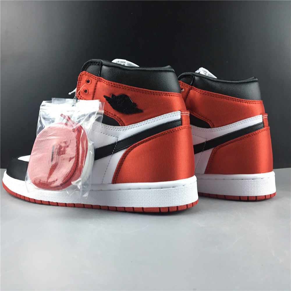 Air Jordan 1 Retro High WMNS 'Satin Black Toe'