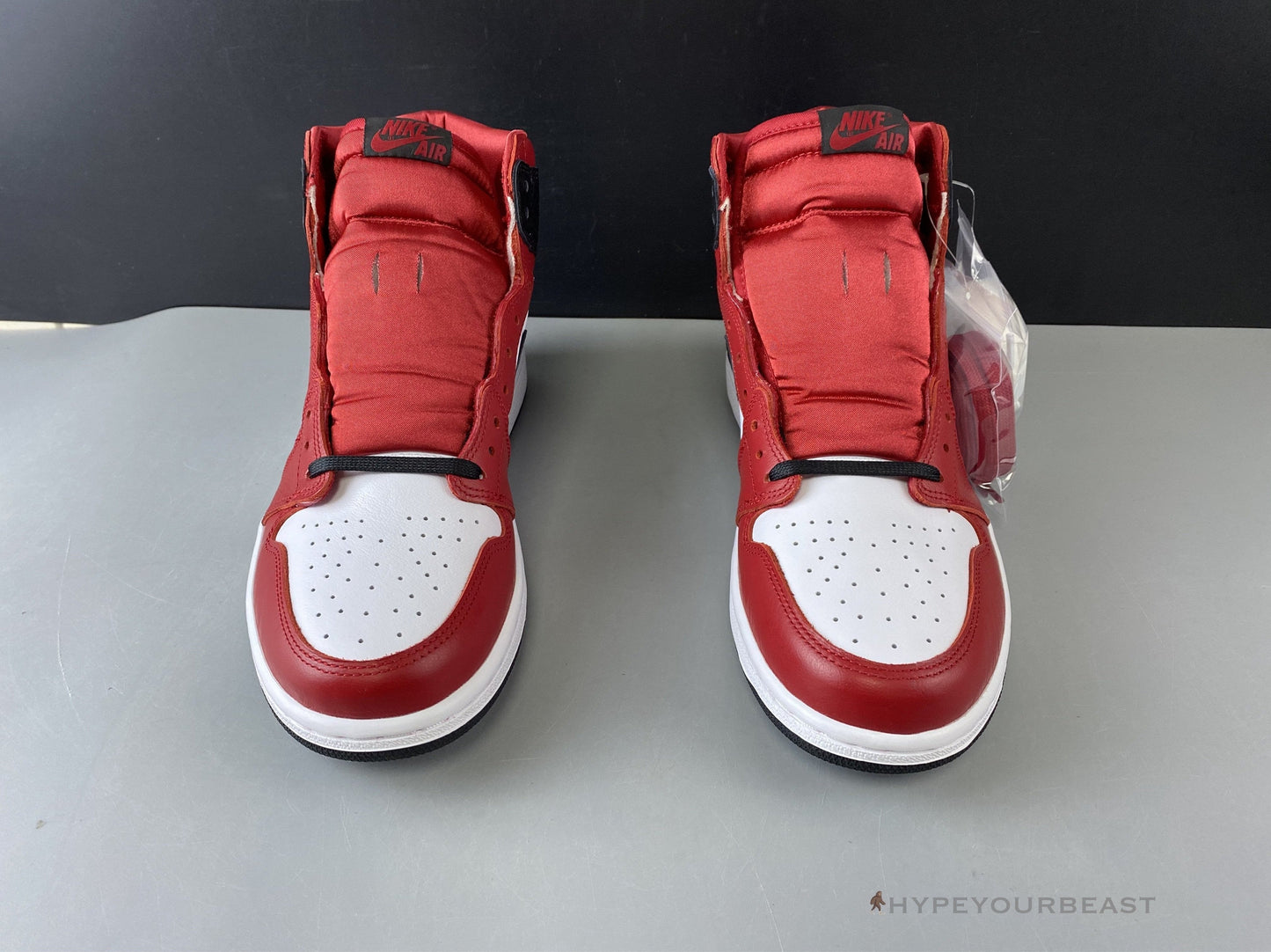 Air Jordan 1 Retro High Snake Chicago Satin
