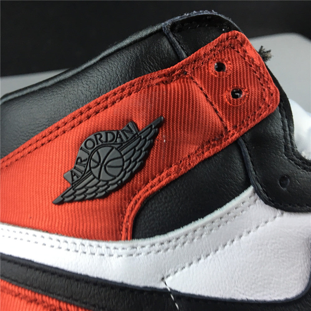 Air Jordan 1 Retro High WMNS 'Satin Black Toe'