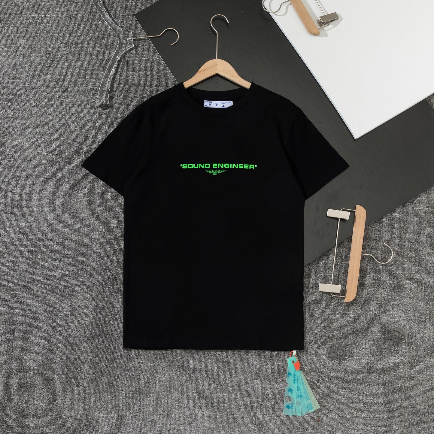 OFF-WHITE Mechanical Style 'BLACK' Tee Shirt