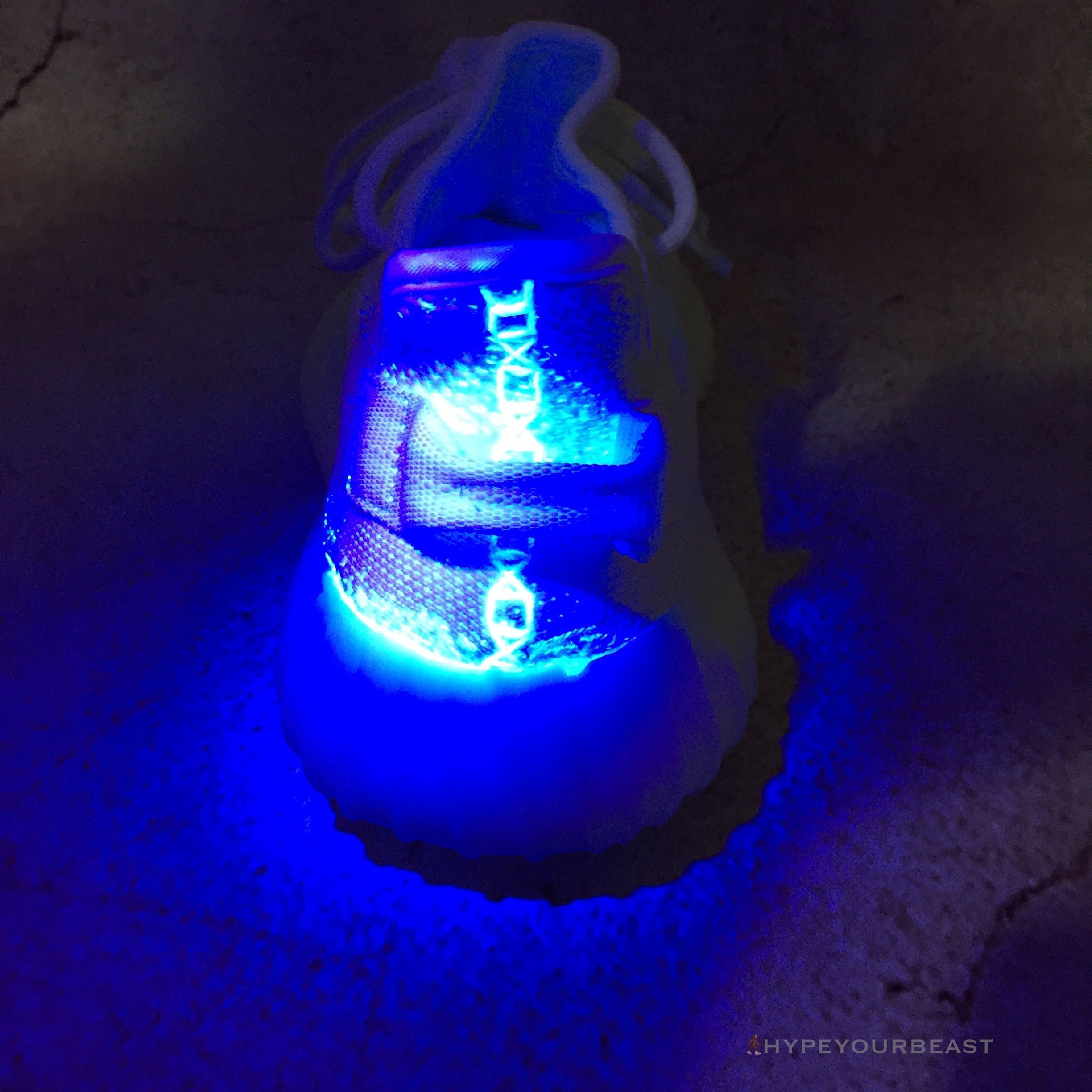 Yeezy Boost 350 V2 Triple White