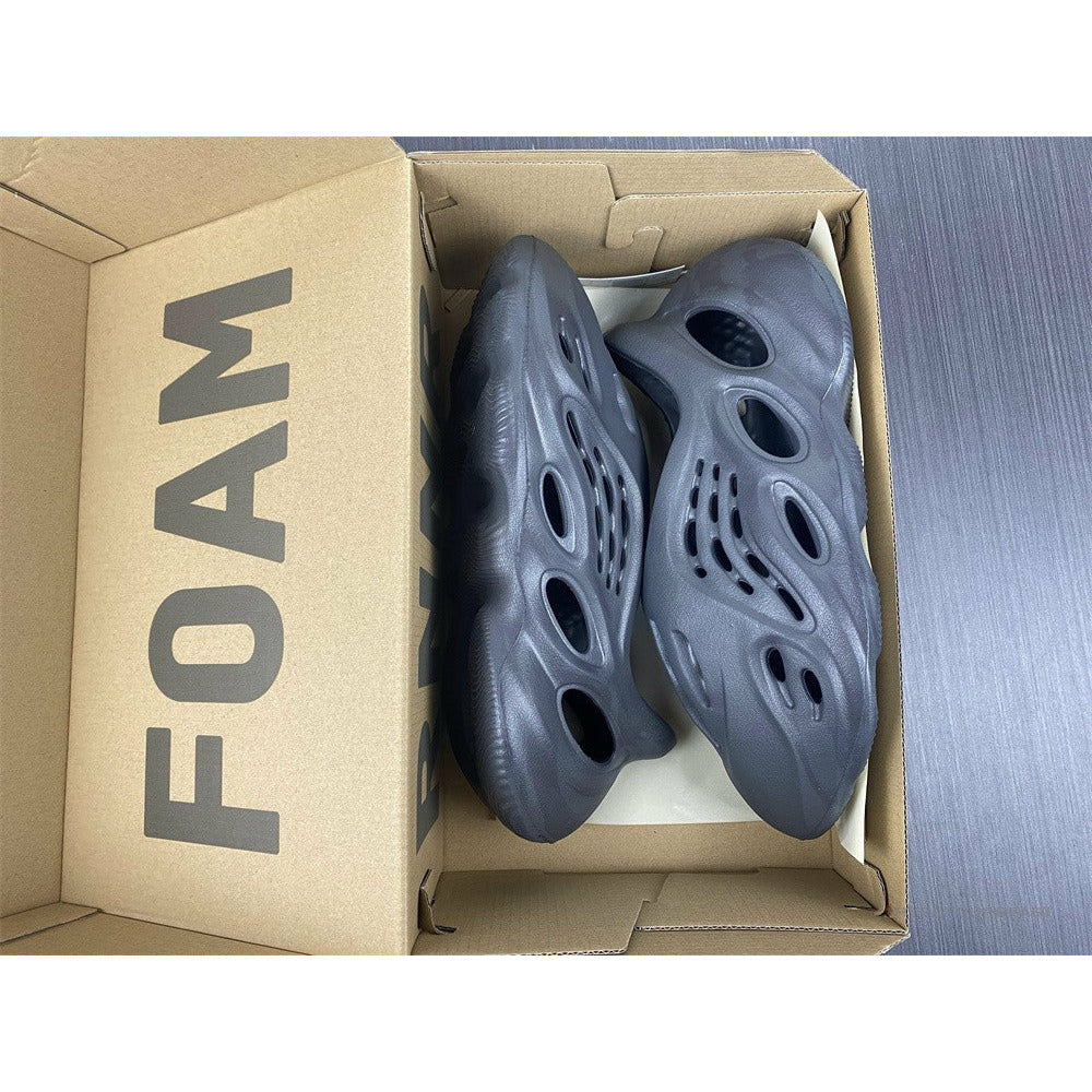 Yeezy Foam RNNR Onyx