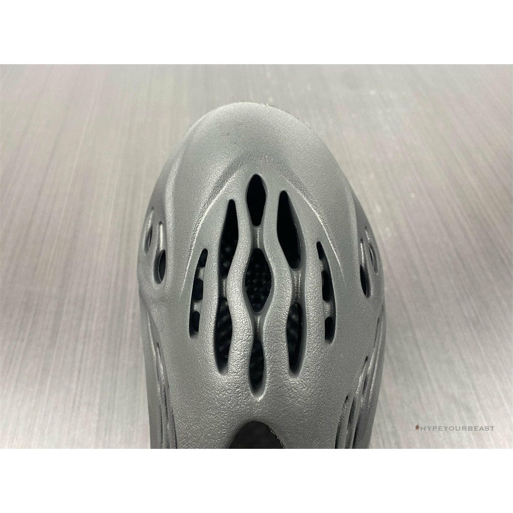 Yeezy Foam RNNR Onyx