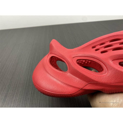 Yeezy Foam RNNR Vermillion Red