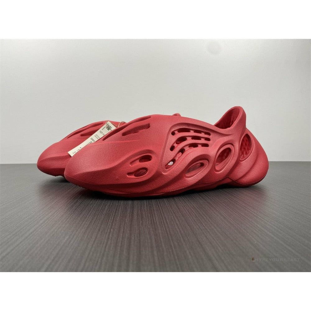 Yeezy Foam RNNR Vermillion Red