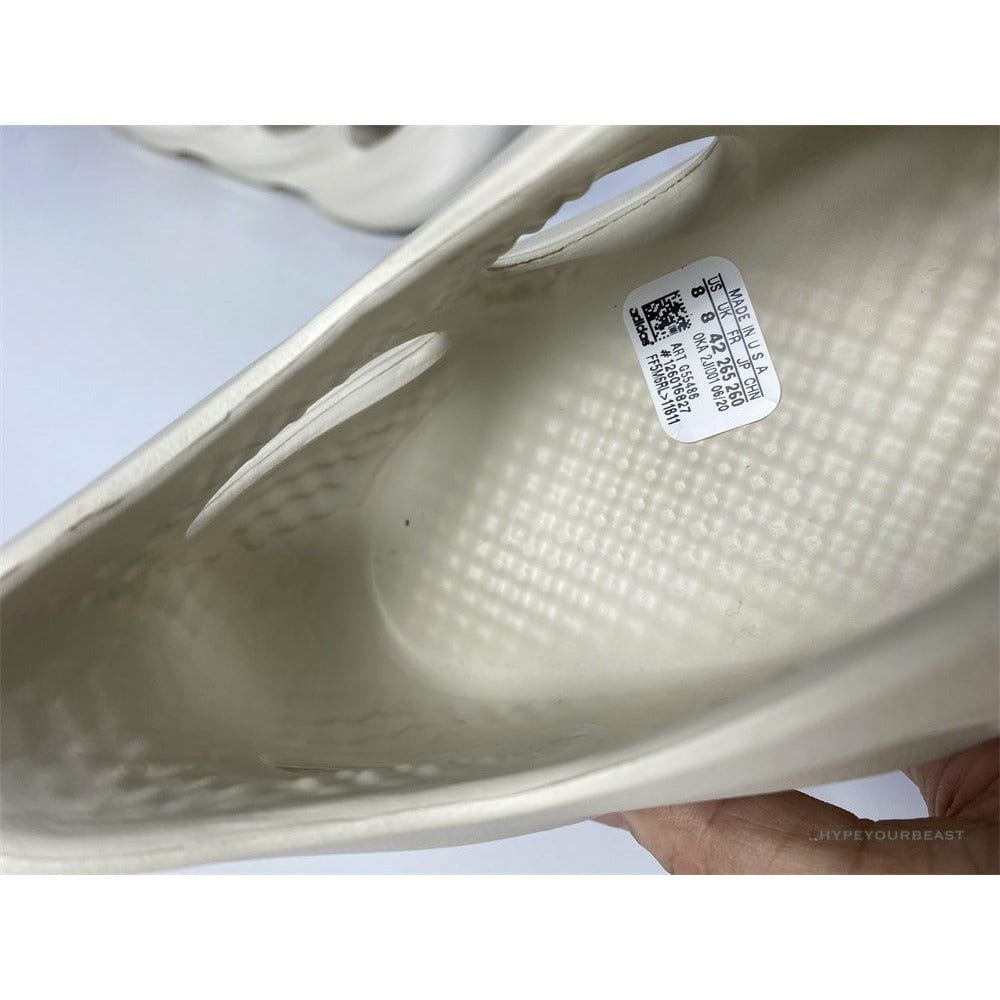 Yeezy Foam RNNR Ararat