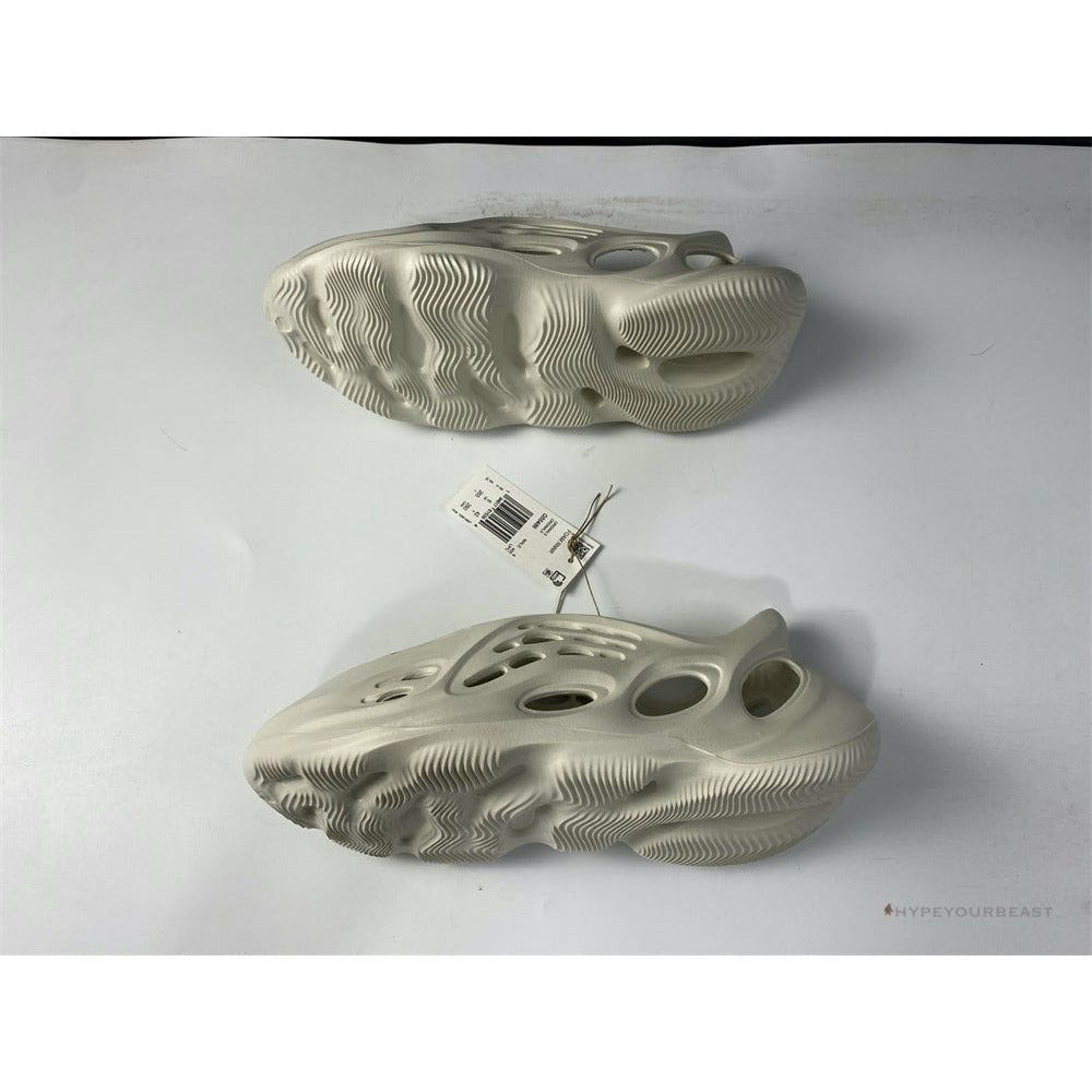 Yeezy Foam RNNR Ararat