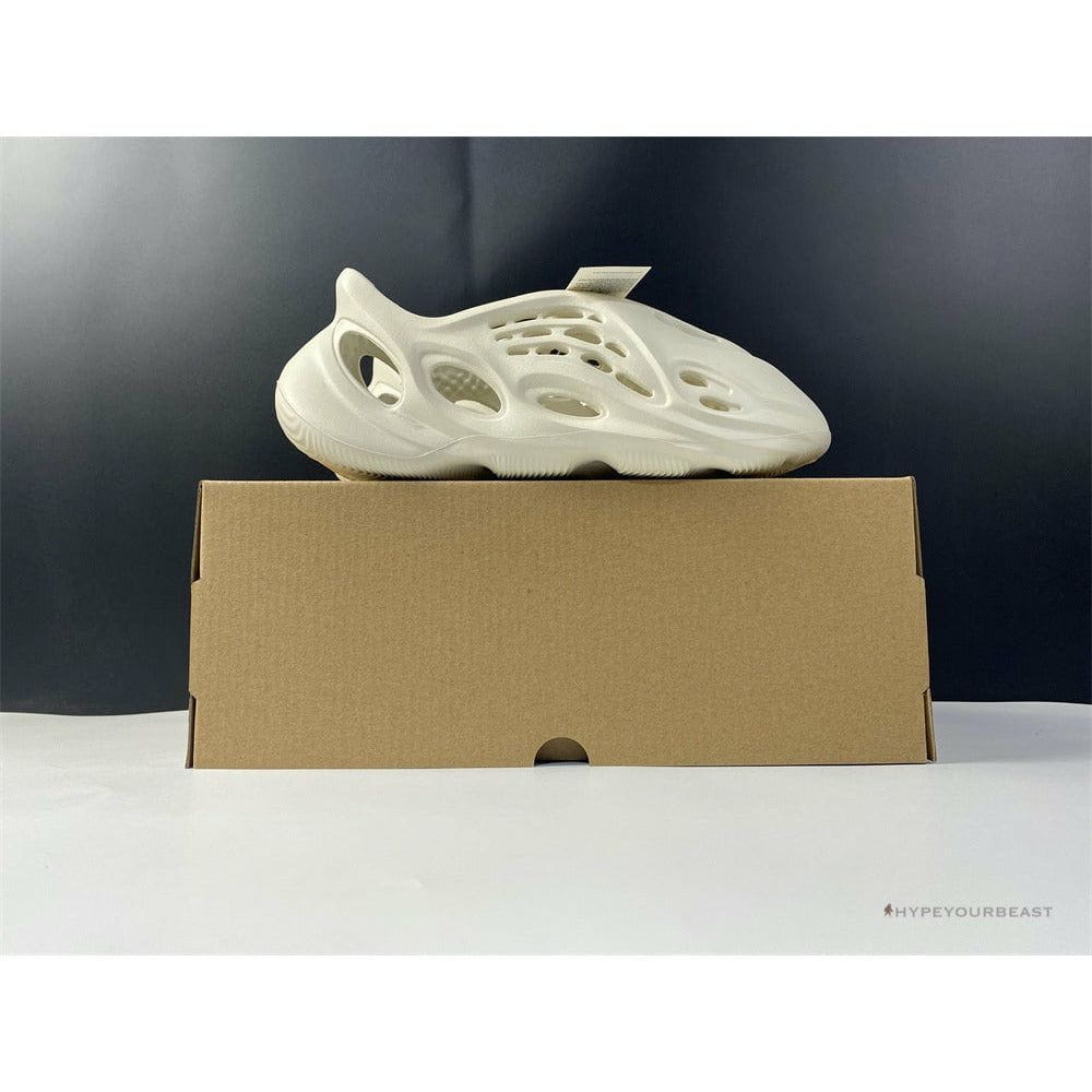 Yeezy Foam RNNR Ararat