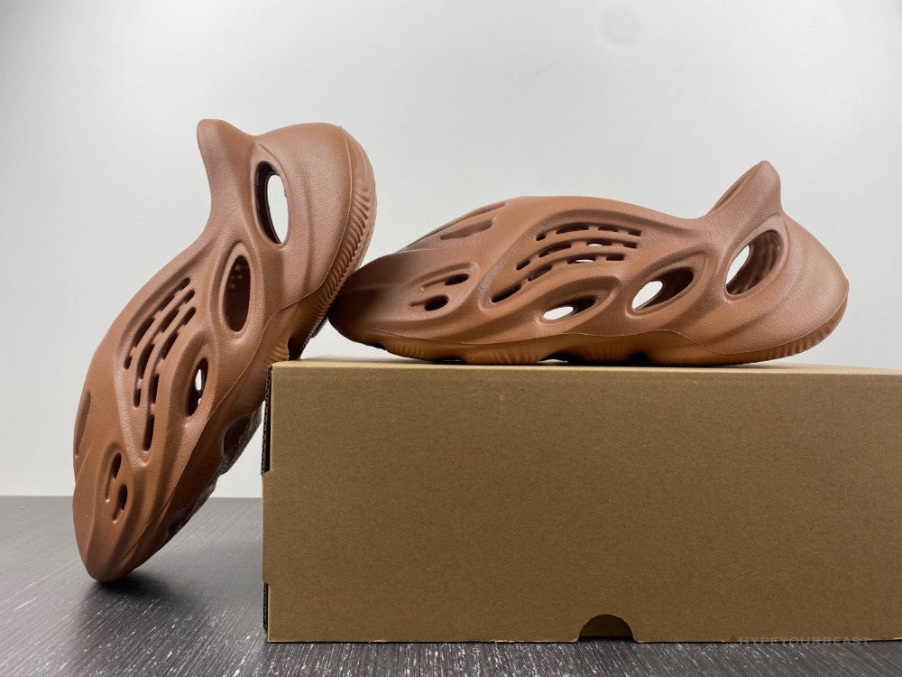 Adidas Yeezy Foam RNNR 'Flax'