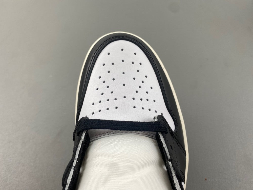 Air Jordan 1 High OG 'Latte'