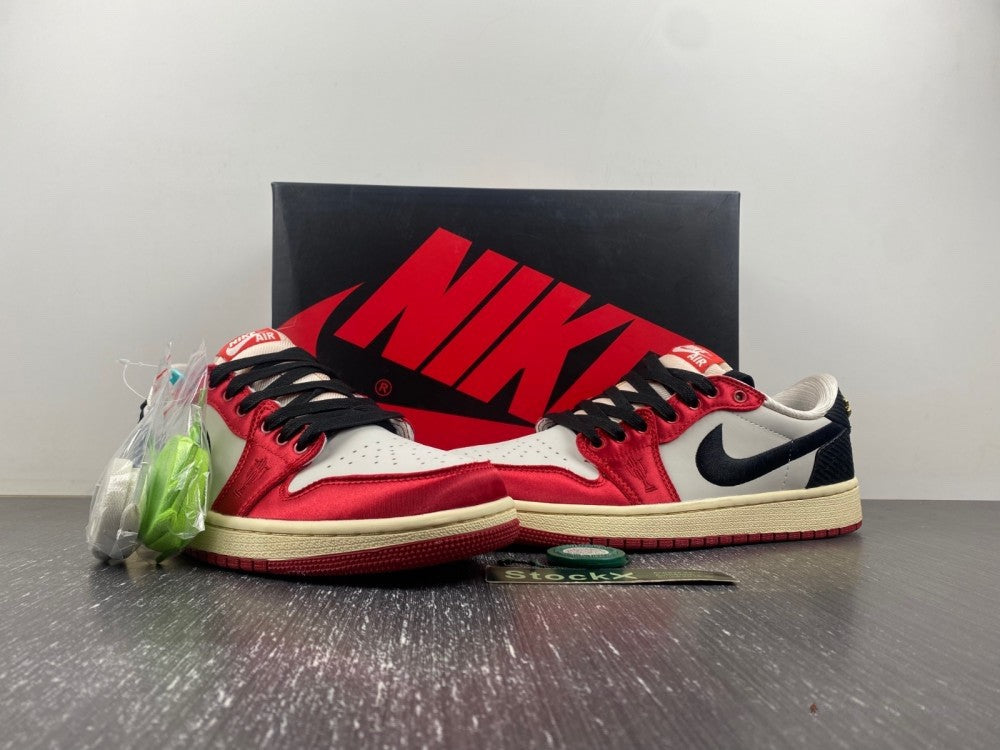 Air Jordan 1 Low OG 'Trophy Room Away'