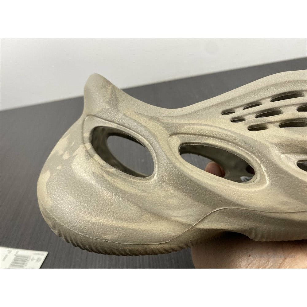 Yeezy Foam RNNR Stone Sage
