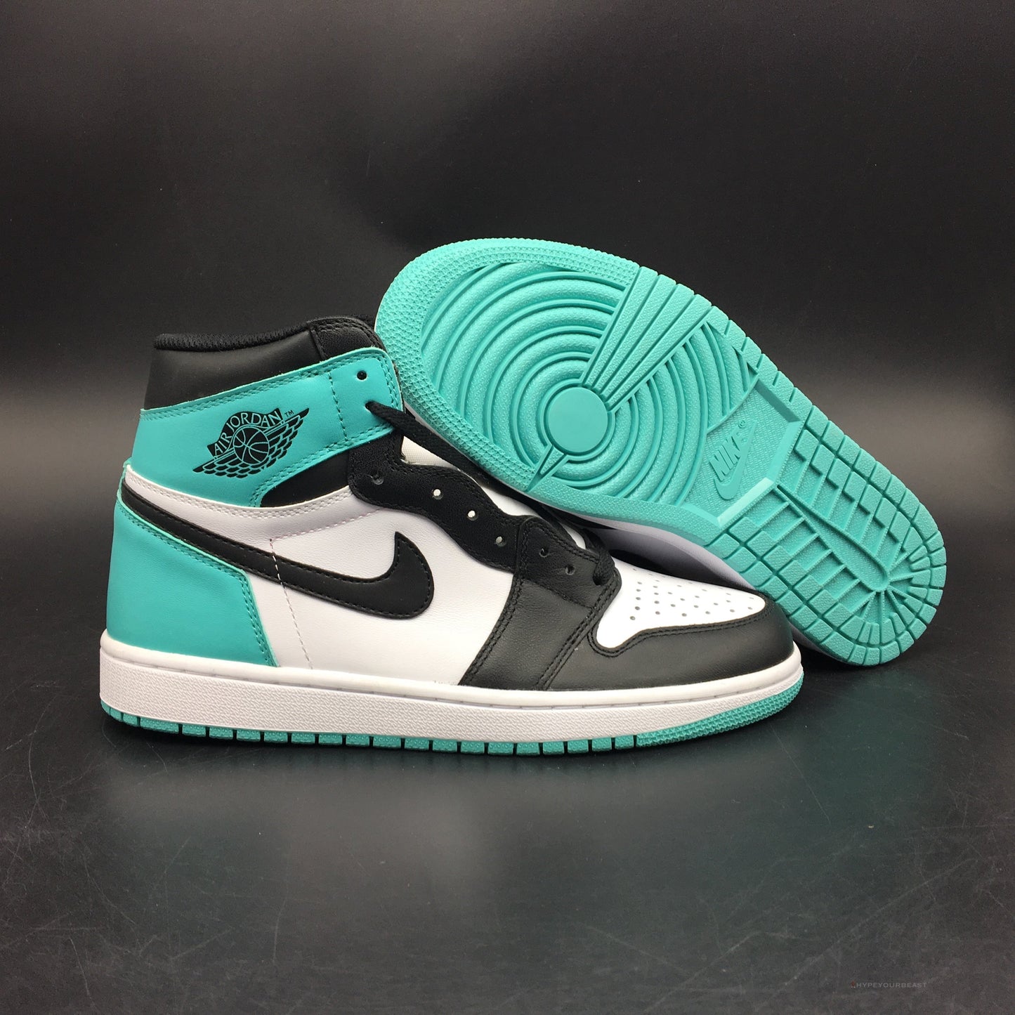 Air Jordan 1 High Igloo