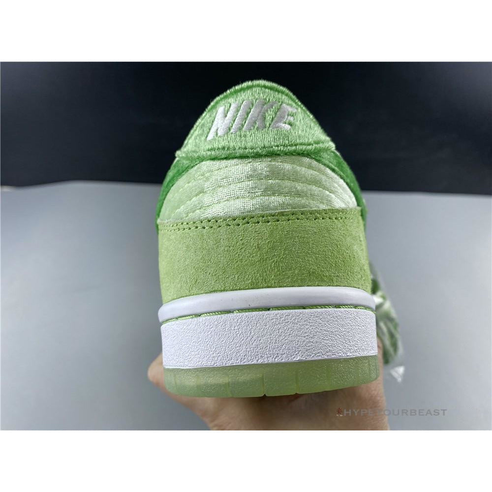 Nike SB Dunk Low 'Strange Love Green'