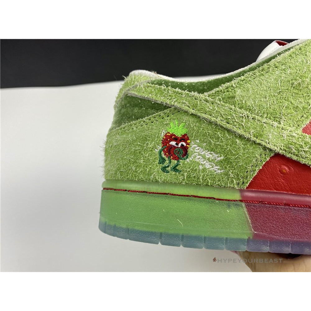 Nike SB Dunk Low 'Strawberry Cough'