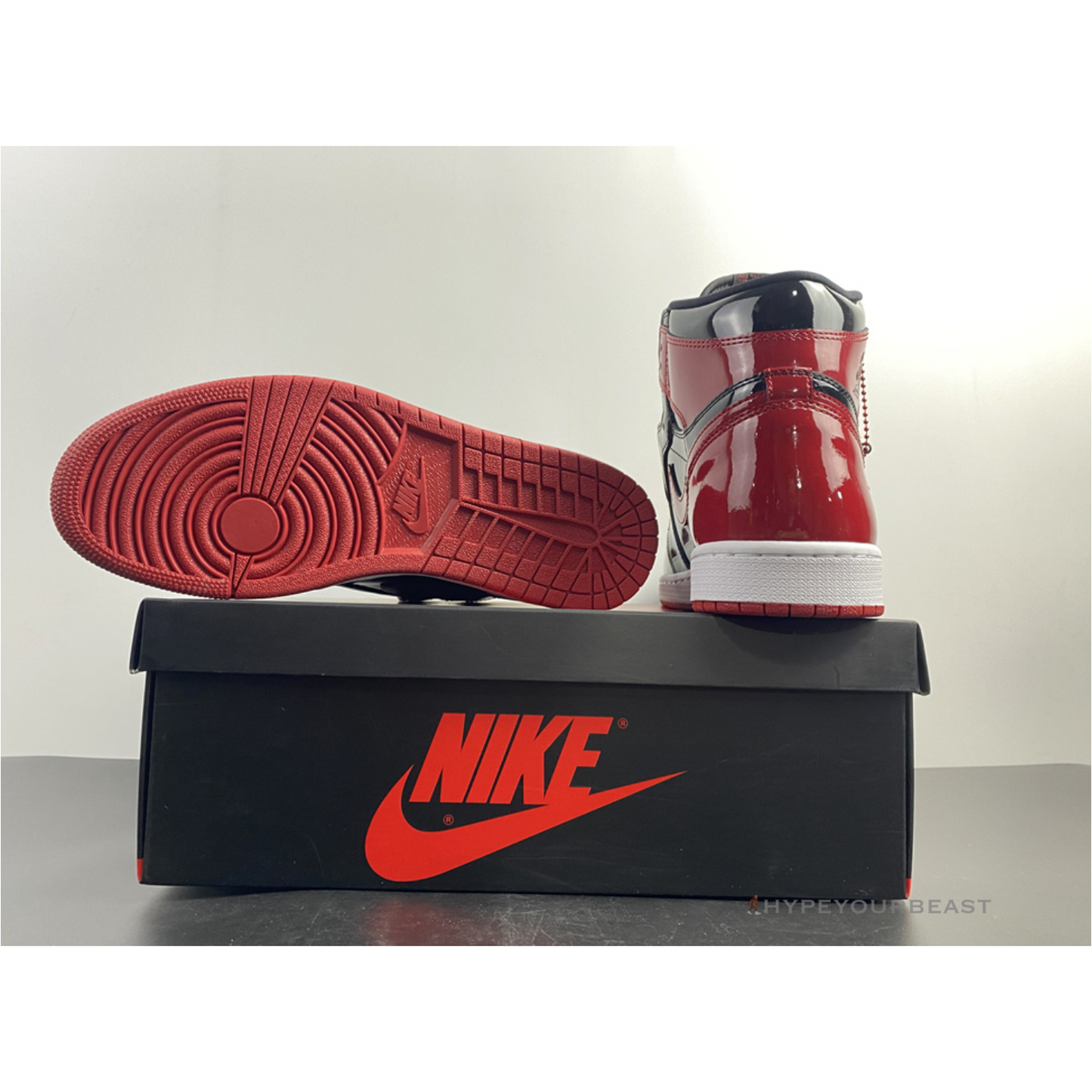 Air Jordan 1 Retro High OG 'Bred Patent'