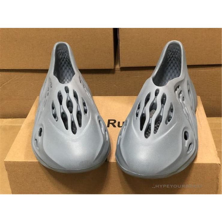 Yeezy Foam RNNR Grey