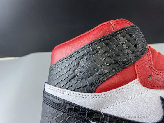 Air Jordan 1 Retro High Snake Chicago Satin