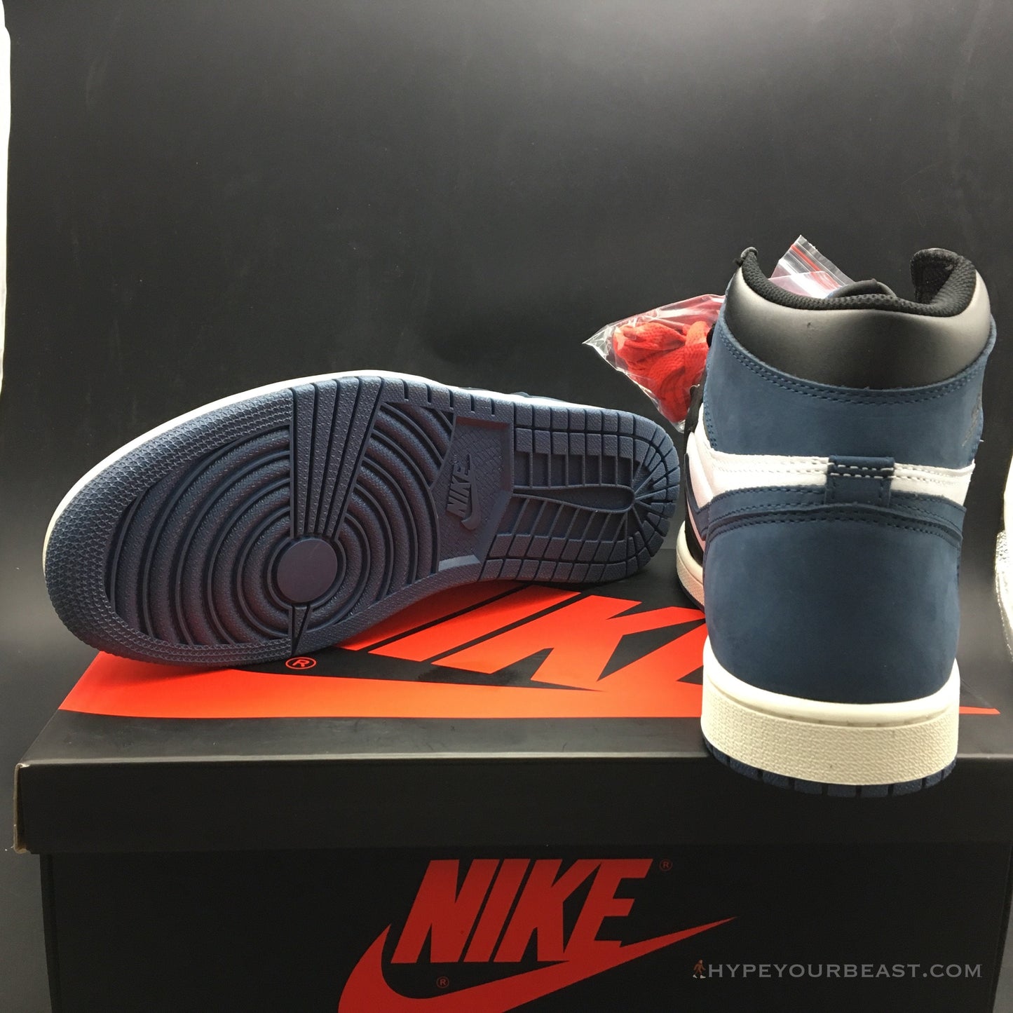 Air Jordan 1 Retro High OG Fragment